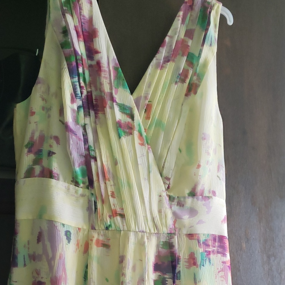 Brand new with tags,will go up till knees.